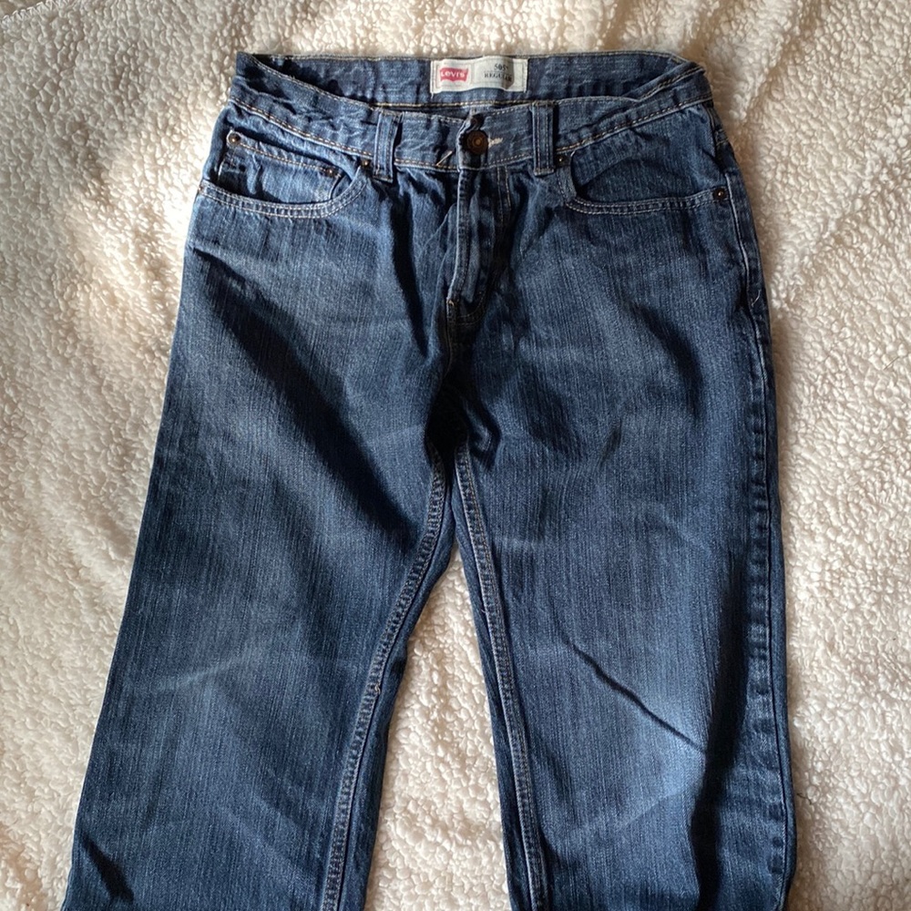 Boys size 18 or men’s 29x29 Levi’s 505 jeans in excellent condition. Dark wash